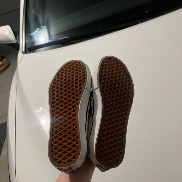 Vans - Picture 4 of 5